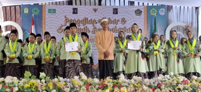 
					Haflah Akhirussanah Madrasah Ibtidaiyah (MI) Salafiyah Waren