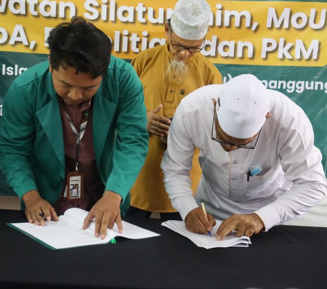
					STAINU Purworejo silaturahim, penandatanganan Memorandum of Understanding (MoU), Memorandum of Agreement (MoA) di Maahad Tahfidz Vokasional Aman Bistari, Puchong, Selangor, Malaysia. (Foto: Istimewa)