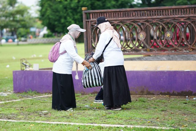 
					Panitia HSN 2025 PCNU Purworejo Aplikasikan Gerakan Aksi Peduli Lingkungan, Alun-Alun Purworejo Tetap Bersih Usai Jalan Sehat