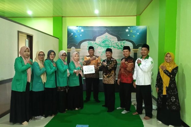 
					Fatayat NU Purworejo Salurkan Bantuan Kemanusiaan Rp25,1 Juta Melalui LazisNU