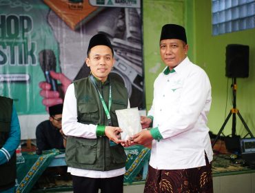 Delegasi LPTNU  saat mendapat apresiasi 