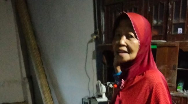 Ny H Komsiyah sewaktu saya datangi walau malu malu 