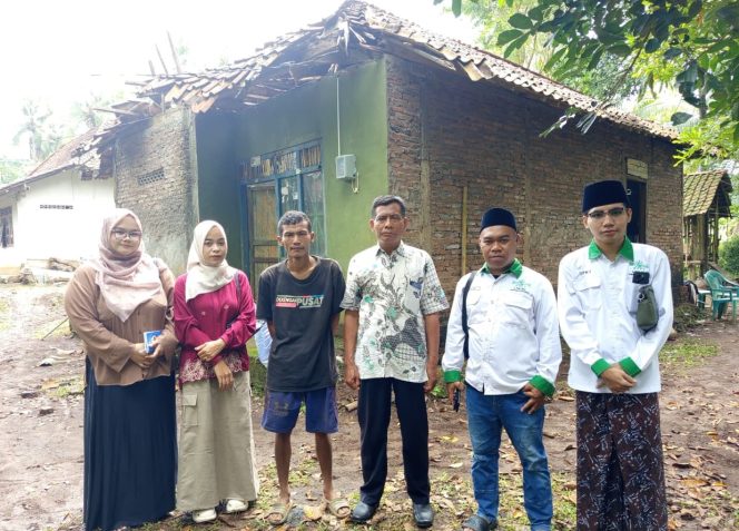 
					Atap Rumah Sahabat Ansor Runtuh, Tim Media NU Purworejo Ajak Masyarakat Ulurkan Tangan
