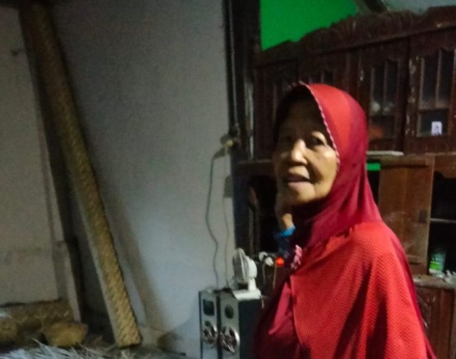 
					Ny H Komsiyah sewaktu saya datangi walau malu malu 