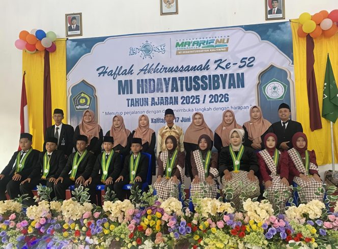 
					Haflah Akhirussanah MI Hidayatussibyan Kalitapas Sukses Gelar Pentas Seni dan Lepas 10 Siswa