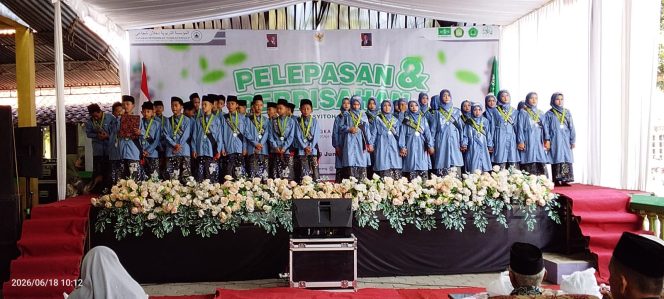 
					RA Masyitoh dan MI Salafiyah Wareng Gelar Akhirussanah Bersama, Puluhan Siswa Resmi Wisuda