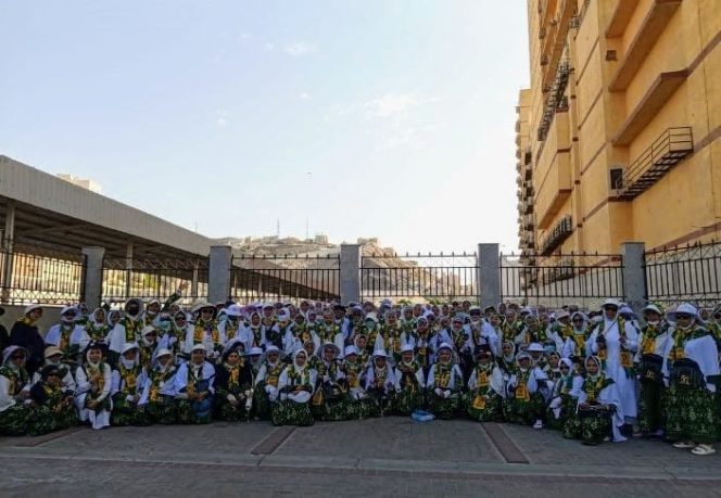 
					Jamaah Haji KBIHNU Ziarah Jannatul Ma’la