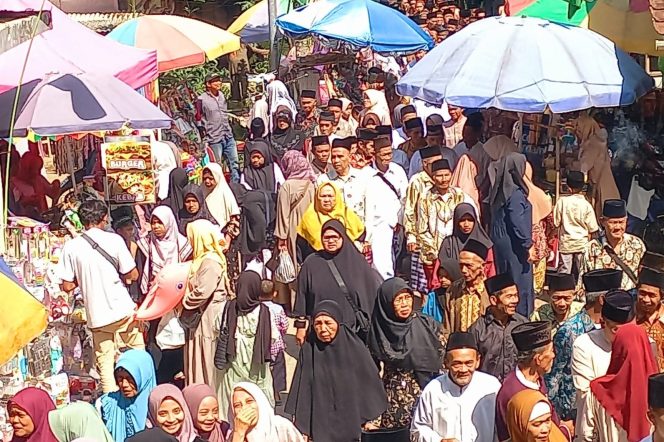 
					Haul Syekh Maulana Maghribi di Ngaran Kaligesing Dihadiri Ribuan Jamaah dari Berbagai Daerah