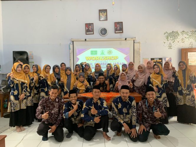 
					Tingkatkan Profesionalisme Guru, MI Imam Puro Cangkrep Kidul Gelar Workshop Penyusunan Modul Pembelajaran.