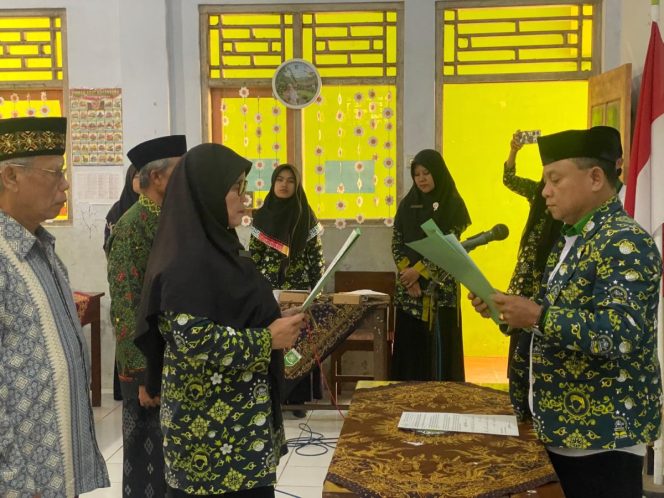 
					Tongkat Estafet Kepemimpinan Beralih, Aslamiyah Resmi Pimpin MI Imam Puro Jogotamu